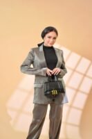 Amoura Luxe – Black