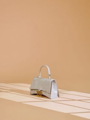 Amoura Luxe – Light Grey