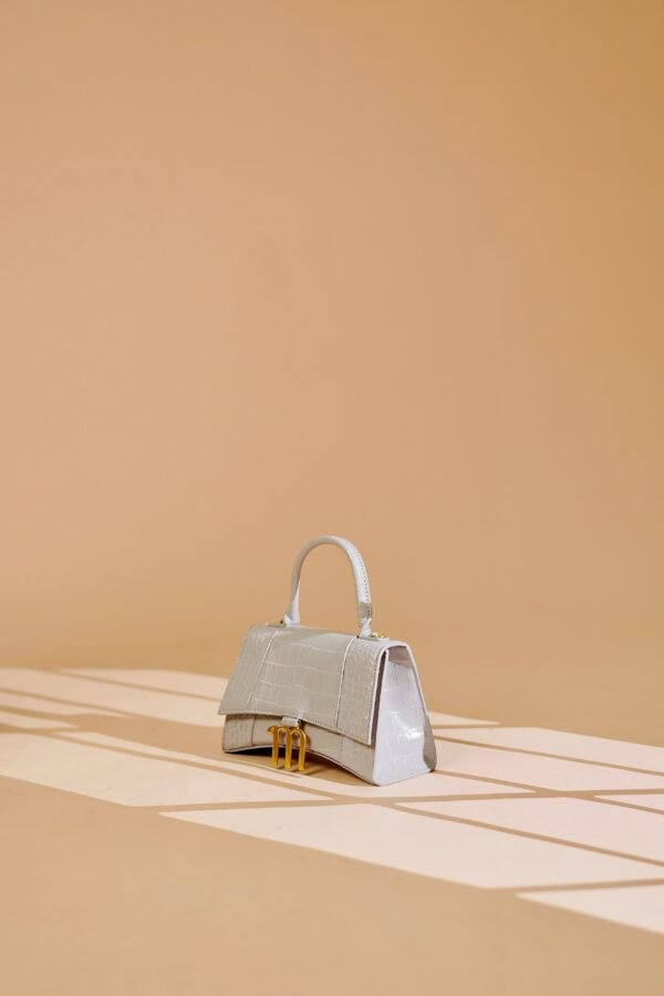 Amoura Luxe – Light Grey