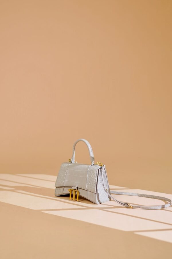 Amoura Luxe – Light Grey