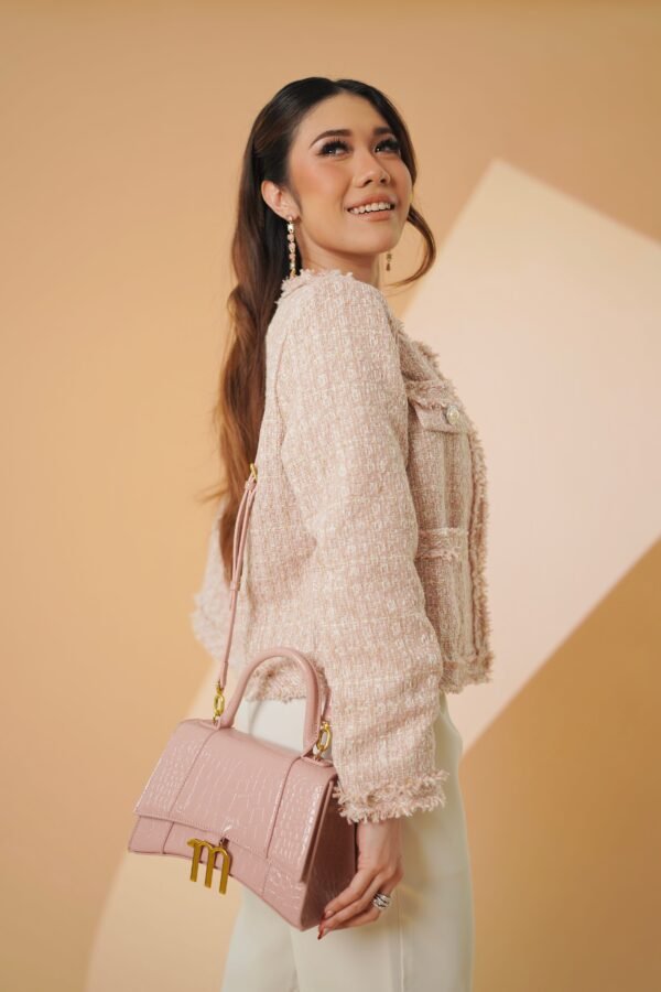 Amoura Luxe – Blush Pink