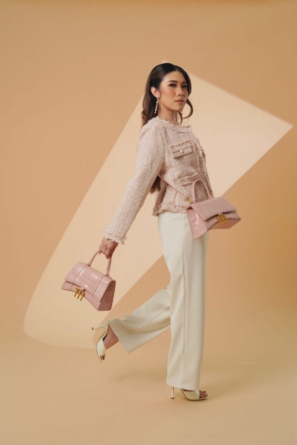 Amoura Luxe – Blush Pink